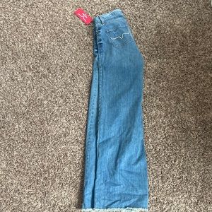 Womens kimes Olivia raw hem jeans new with tags!